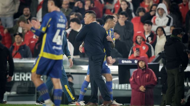 El saludo de Ángel Di María con Jorge Almirón