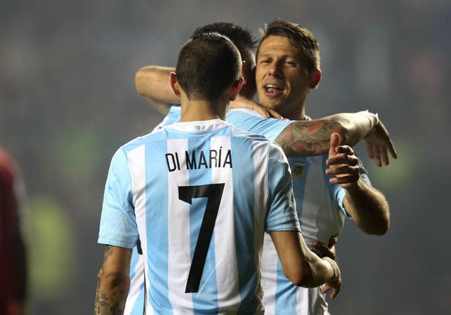 Argentina se metió en la final de la Copa con una victoria aplastante ante Paraguay
