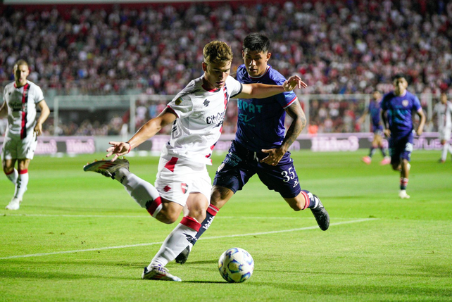 Newells tuvo muy poco juego en el primer tiempo ante Unión en Santa Fe