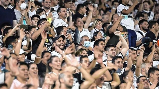 Los hinchas de Olimpia demostraron una gran demanda de entradas para recibir a Colón.