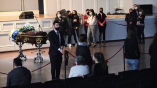 Los restos del pastor Silvestri fueron despedidos en su iglesia.