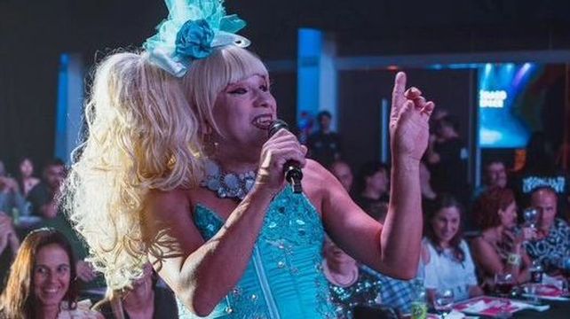Sansivero interpreta su personaje Mariquena del Prado. El actor participa del show de Angel Carabajal