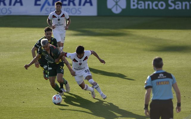 Newells perdió con Defensa y Justicia en Florencio Varela y no levanta de visitante