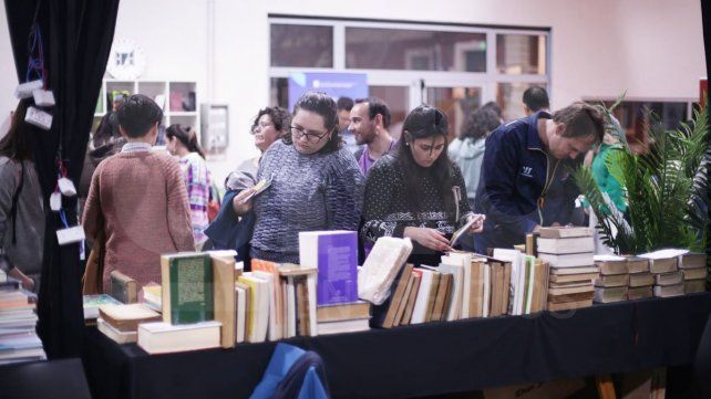 La Feria del Libro Paraná Lee continúa en la Sala Mayo hasta el lunes 21