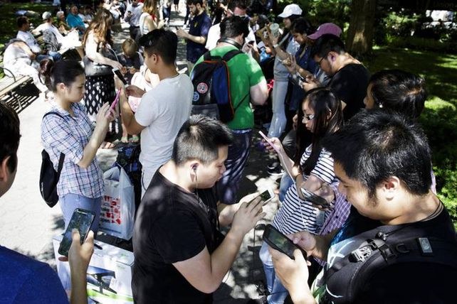 La creciente popularidad del juego plantea nuevos desafíos para compartir el espacio virtual con las locaciones reales.