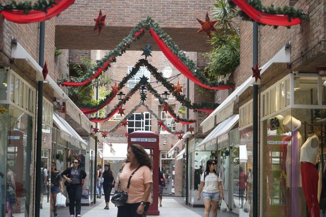 Los comerciantes rosarinos ven que el consumo manifiesta una leve recuperación y aguardan con optimismo las ventas de Navidad