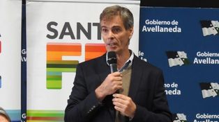 En otros cargos, Pablo Seghezzo ocupó la titularidad de la Dirección Provincial de Vialidad durante el mandato de Miguel Lifschitz.&nbsp;