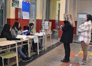 Votó el 48 por ciento del padrón nacional antes de las 15