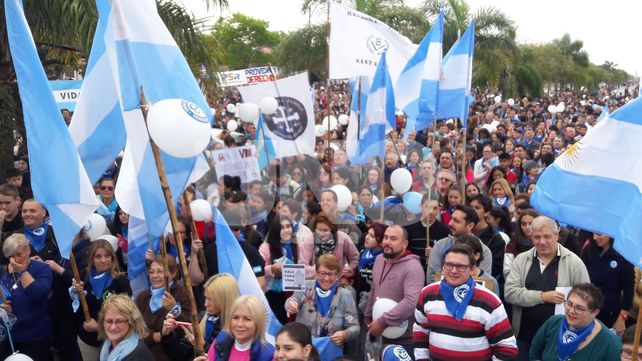 Una multitudinaria concentración le dijo sí a la vida en Santa Fe