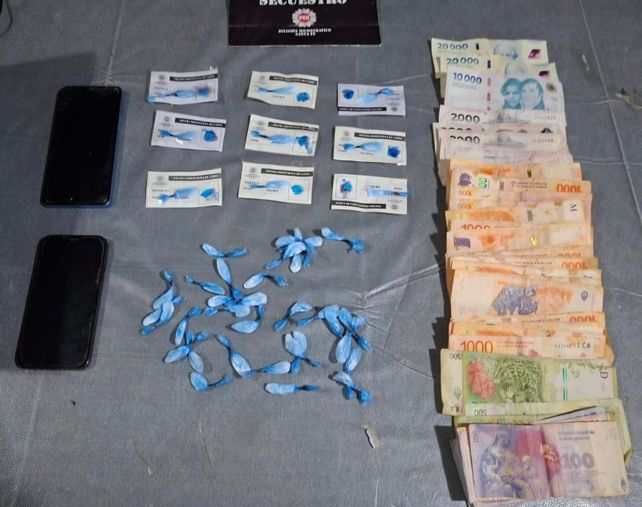 Cayo la encargada de un punto de venta de drogas en barrio Centenario con dosis de cocaína y de marihuana