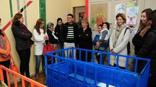 Jóvenes elaboraron cunas para refugios del Ministerio de Desarrollo Social