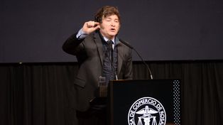 Javier Milei durante su discurso del año pasado en la Bolsa de Comercio de Rosario.