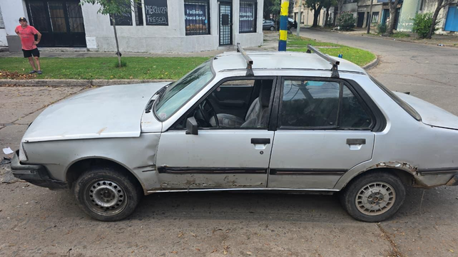 Choque en zona sudoeste. El automóvil que chocó a la moto en la que iba la víctima fatal