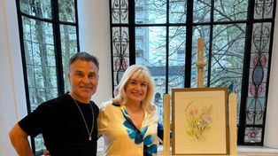 La artista Adriana Cappone junto a Franco Sguassero, titular de Spazio Sguassero.