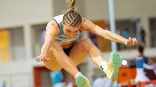 Victoria Zanolli, citada por la Confederación Argentina de Atletismo para saltar en largo.