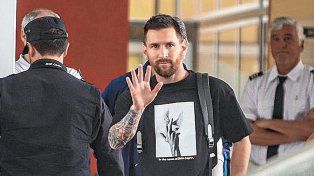 Lionel Messi ya arribó al país para sumarse a la Selección.