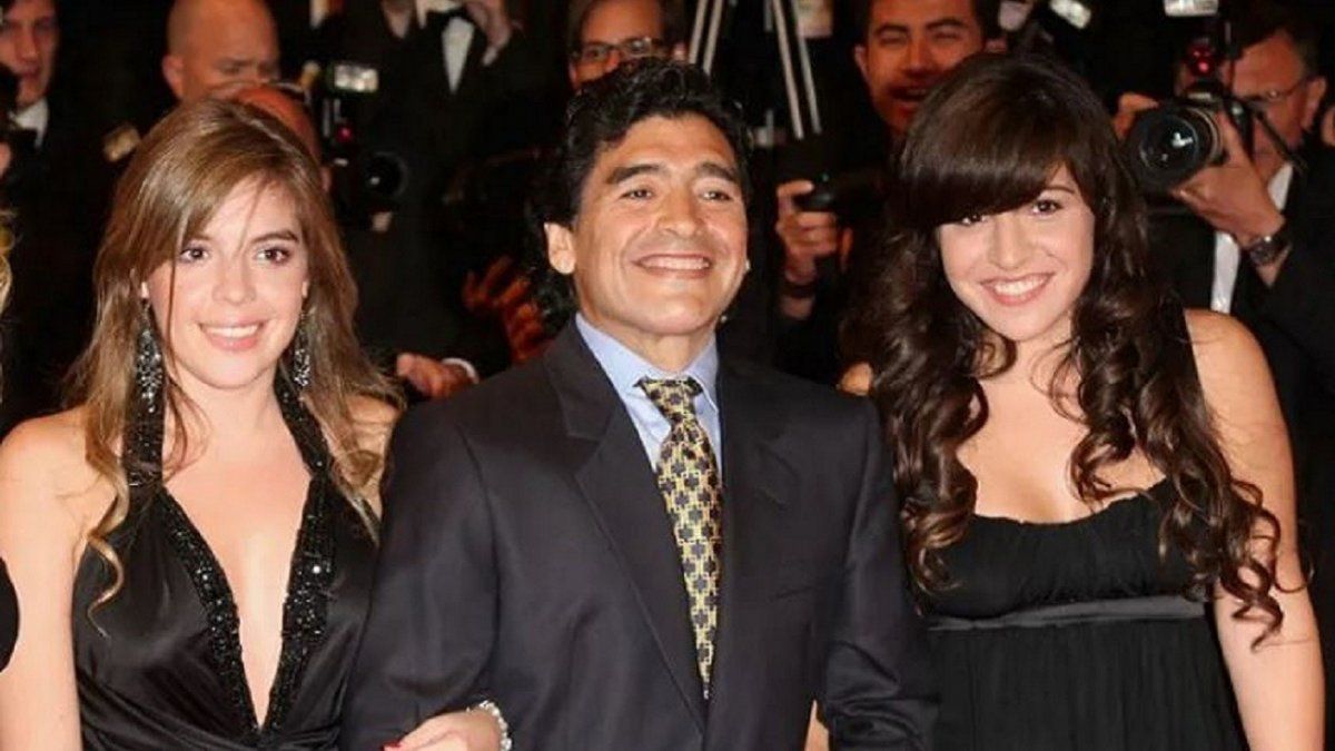 Dalma y Gianinna Maradona piden justicia y estarán en la ...