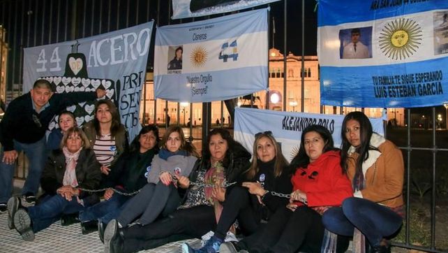 Sentimos abandono por parte del gobierno y de la Armada. Manifestamos nuestro dolor viniendo a acampar a la Casa Rosada