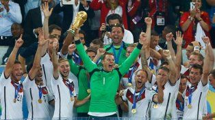 Manuel Neuer levantó la Copa del Mundo en 2014.