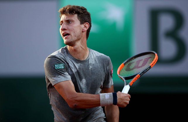 Es de acá. El rosarino Renzo Olivo pasó la primera prueba en la clasificación al abierto de Wimbledon y sigue en carrera.
