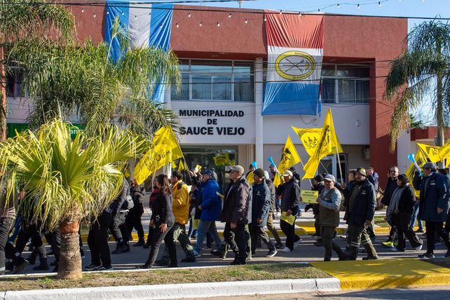 Continúa la tensión política y gremial en Sauce Viejo: Asoem denunció persecución y tres meses de descuentos