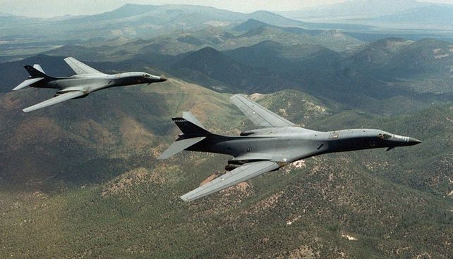 Bombardeos de EE.UU. pasan  cerca de Corea del Norte, que ve inevitable una guerra