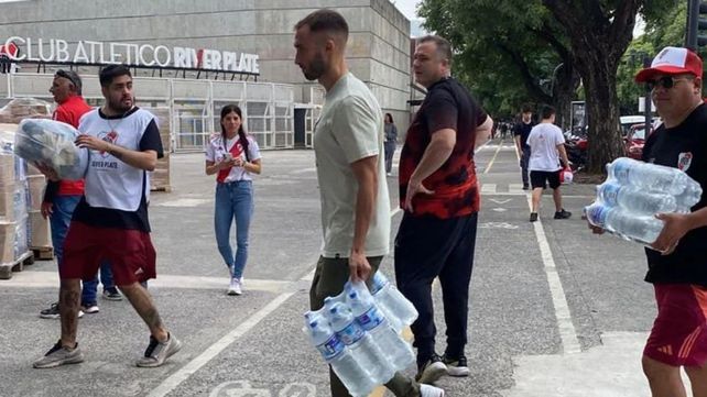 Germán Pezzela ayudó activamente en la colecta de ayuda para Bahía Blanca