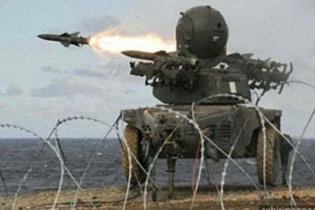 fuerzas inglesas en malvinas. Las tropas probarán el misil de tierra Rapier y harán ensayos de desembarco desde helicópteros a fin de mes.