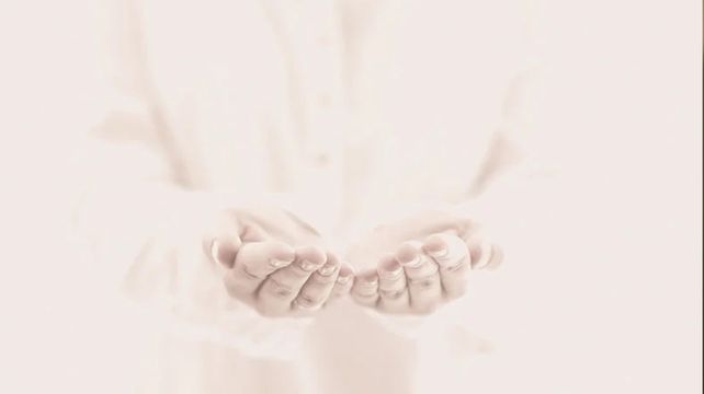 El sanador espiritual tenía un programa de radio