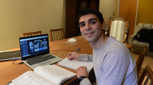 Mariano Trivisonno, estudiante de Medicina de la UNR.