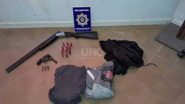 Encontraron dos armas: una escopeta y un arma de guerra