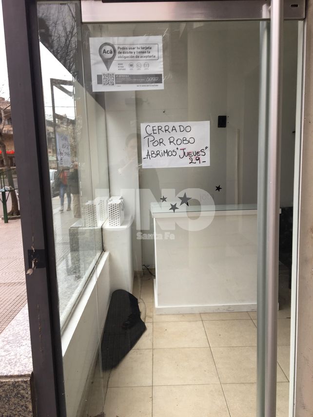 A horas de inaugurar, le desvalijaron el local de ropa a metros de la Policía Federal