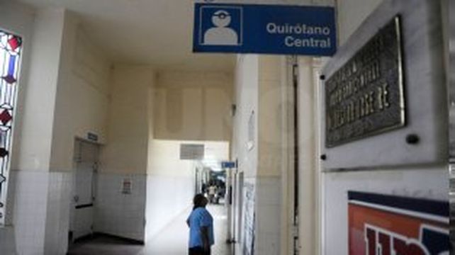 Una mujer ingresó al Cullen con un cuchillo clavado en su ojo