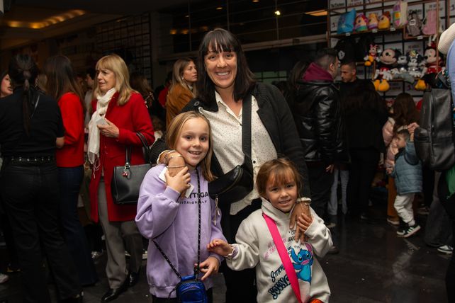 Manuela  y Bernarda Merlo y Antonella Faurlin