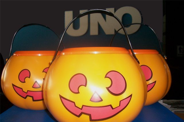 Los ganadores del concurso Mini Hallowen, felices con sus calabazas