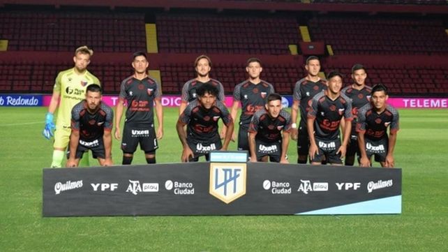 El DT de Colón Eduardo Domínguez repetirá el equipo que viene de ganarle a Central Córdoba