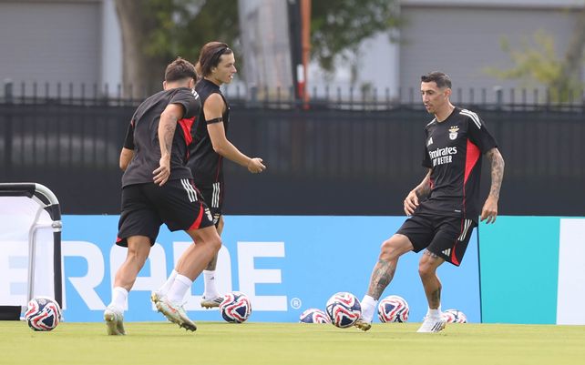 El zurdo de la de derecha. Di María jugará el Mundial de Clubes y luego de incorporará a Central.