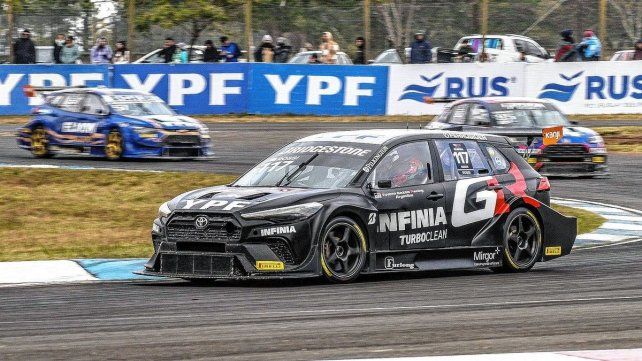 Matías Rossi con el Toyota será uno de los protagonistas del TC2000 en 9 de Julio.