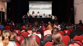 El sorteo se realizó en la Casa del Bicentenario entre las autoridades y los aspirantes a un lote para construir la vivienda propia.
