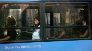 En forma progresiva, se está renovando la flota con la incorporación de 130 nuevas unidades al transporte urbano de pasajeros.