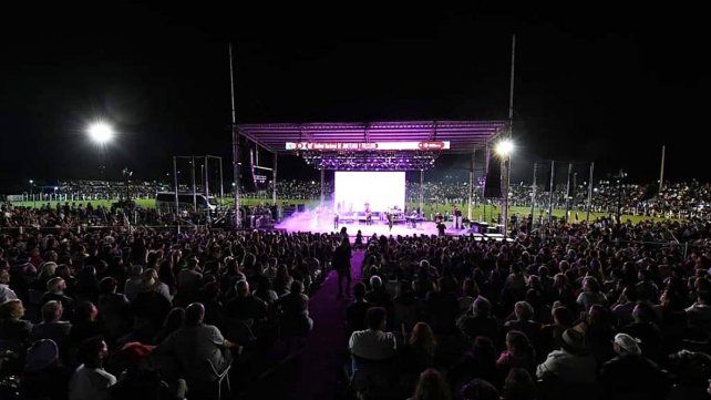 El Festival Nacional de Jineteada y Folclore de Diamante finalizó su edición 2024 con la actuación de Los Nocheros y la premiación de los campeones.