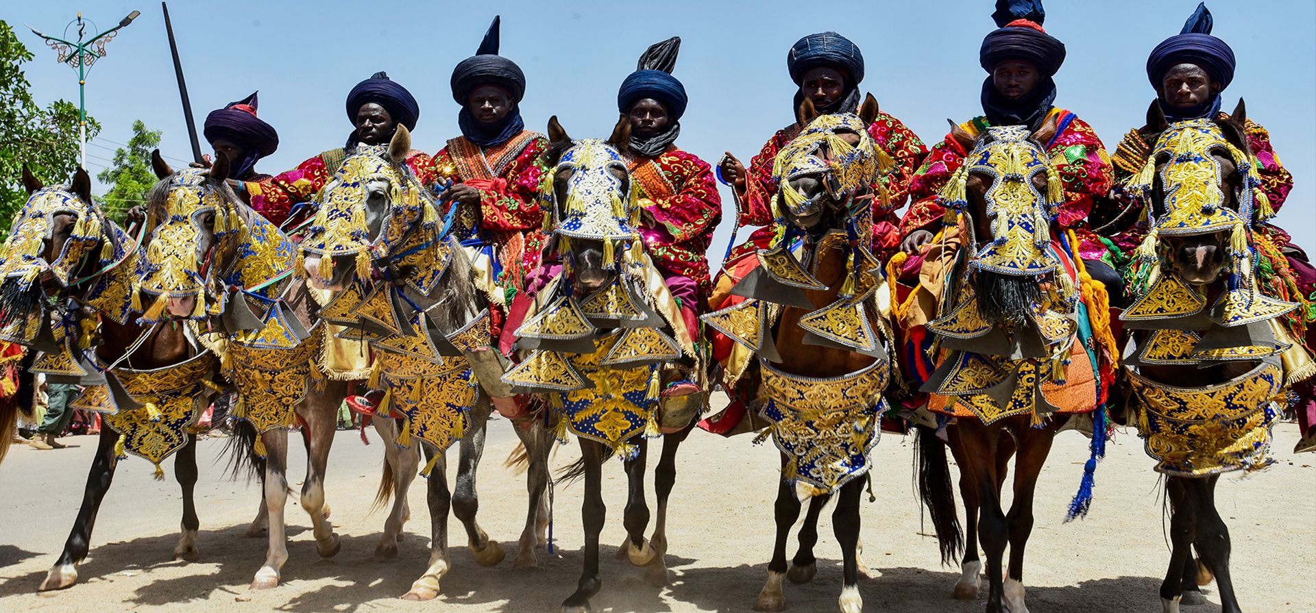 Musulmanes nigerianos cabalgan durante el festival Durbar para celebrar el Eid al-Adha en Daura, al noroeste de Nigeria, el viernes 6 de junio de 2025. (Foto AP/Sani Maikatanga) Musulmanes nigerianos cabalgan durante el festival Durbar para celebrar el Eid al-Adha en Daura, al noroeste de Nigeria, el viernes 6 de junio de 2025. (Foto AP/Sani Maikatanga)