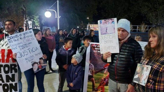 Reclamaron justicia por los jóvenes de Tabossi fallecidos en choque en la Ruta 12.