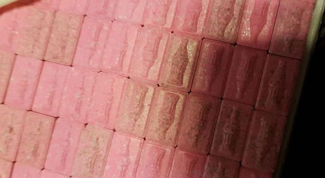 Las pastillas tenían el logo de Coca-Cola y estaban ocultas en el doble fondo.&nbsp;