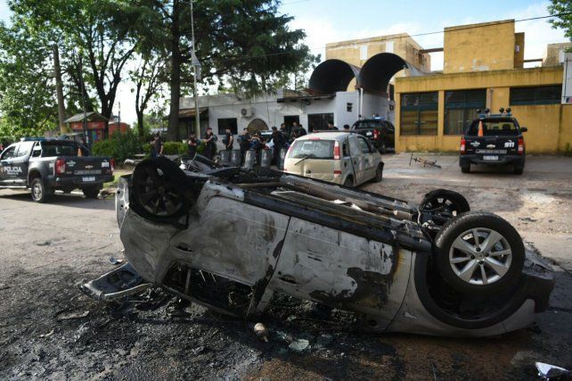 Una nena de 5 años murió atropellada y le incendiaron el auto al conductor