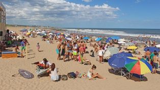 Punta del Este, repleta de argentinos, se quedó sin plazas