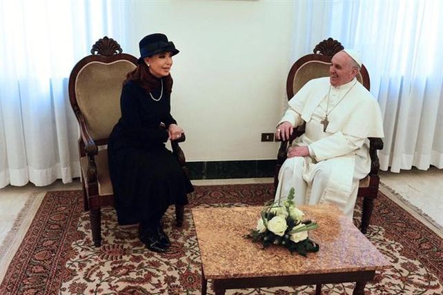 Cristina se reúne con el Papa en Santa Marta, en un encuentro a agenda abierta