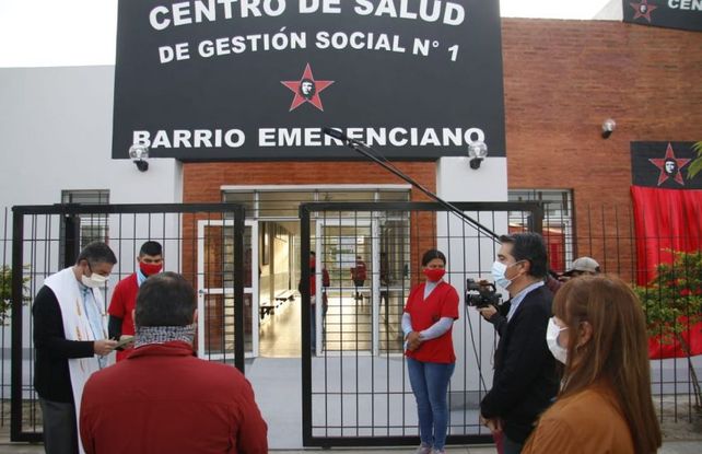 Allanan el campo del piquetero chaqueño Emerenciano Sena por un presunto femicidio