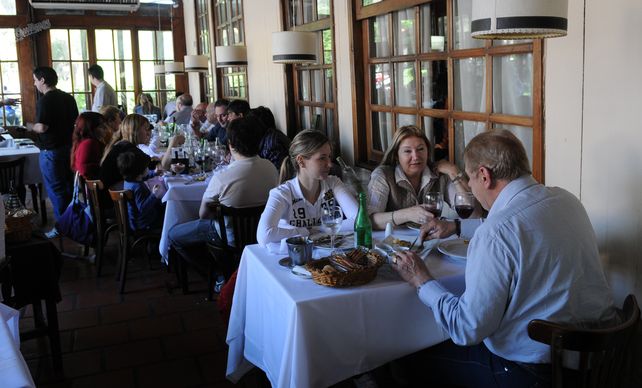 La Buena medida abrió en 1898 en esa esquina filoportuaria como almacén