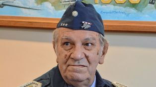 Malvinas: el entrerriano Héctor Luis Destri recibió la cruz Honor al Liderazgo en Combate